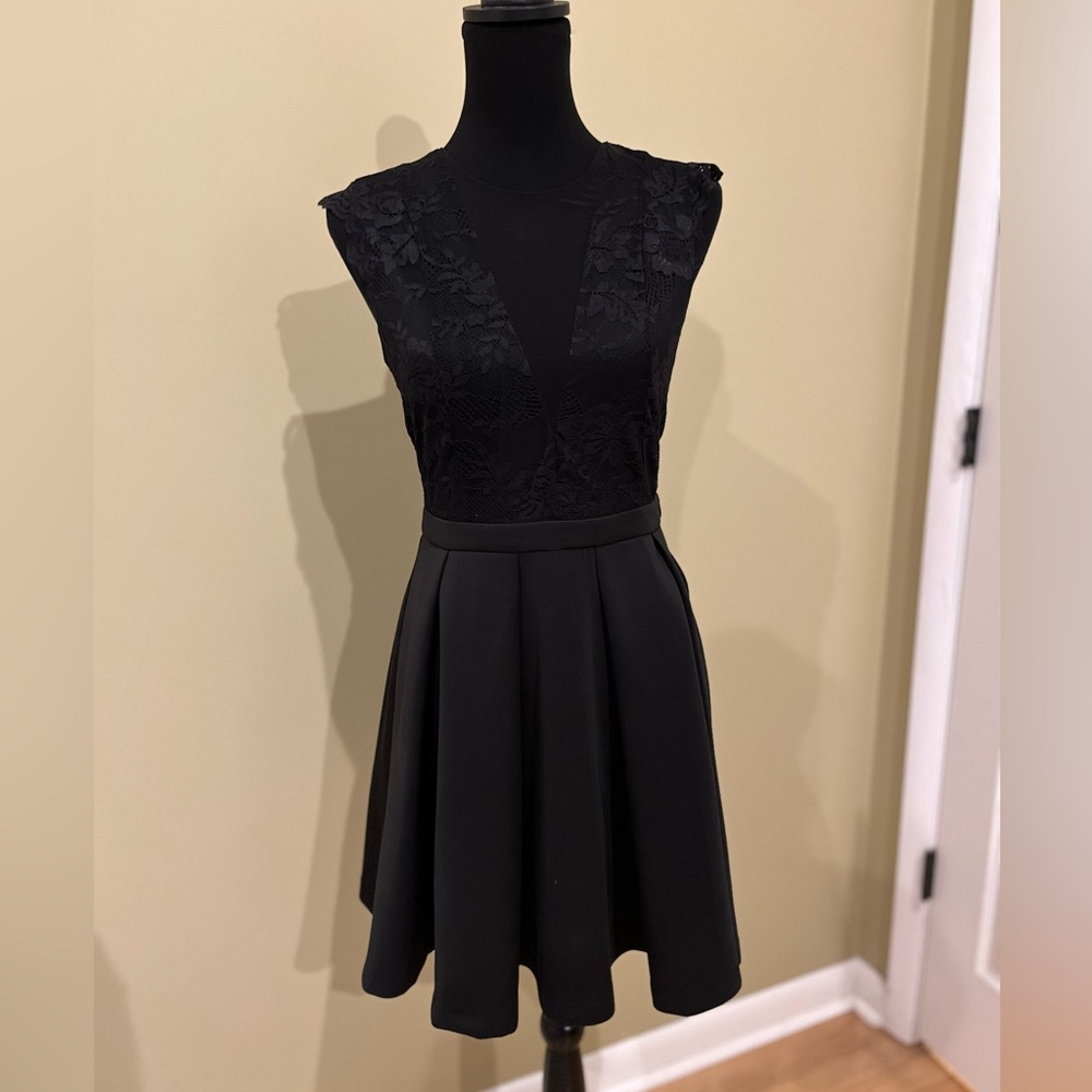 Dynamite‎ Black Lace Dress, size Medium, sleeveless